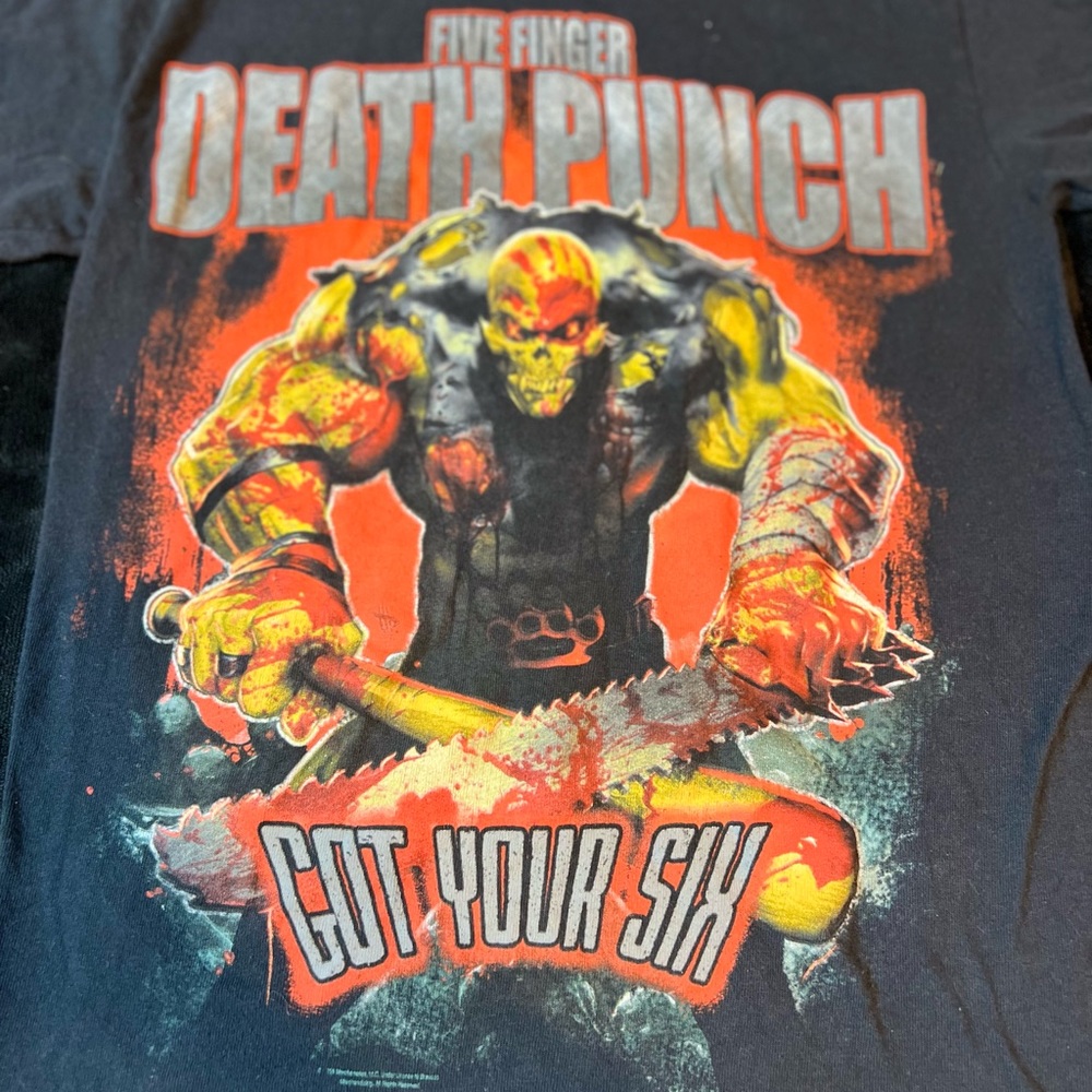 Five finger death punch shirt size small